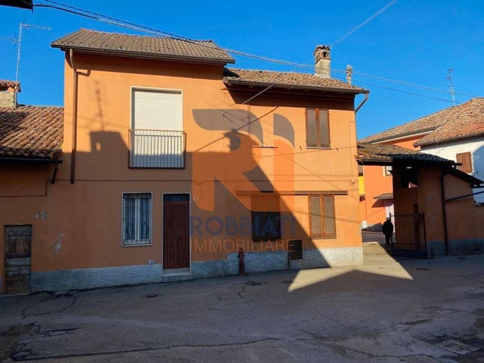 Casa con 6 locali in vendita in Via Buttirago, Vistarino