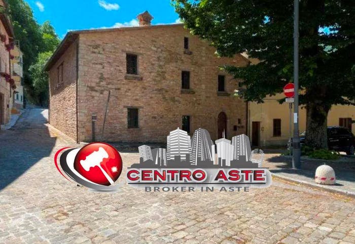 Appartamento con 6 locali in vendita in Via Gugliemo Marconi Piobbico PU Italia, Centro, Piobbico