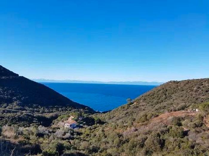Casa quadrilocale in vendita in Marciana