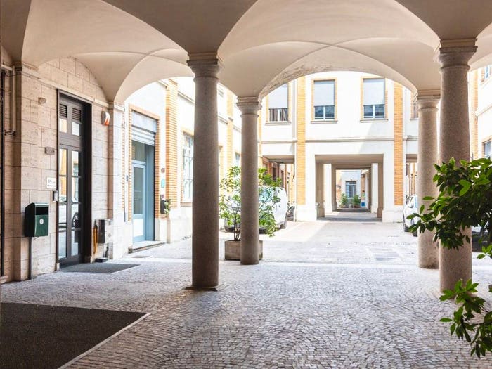 Appartamento quadrilocale in vendita in Via Andrea Solari, Solari, Milano
