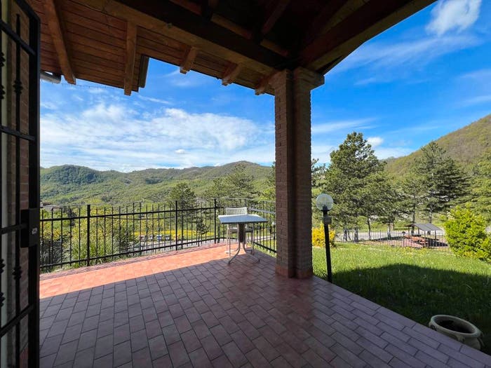 Casa con 6 locali in vendita in Centro, Castel d'Aiano