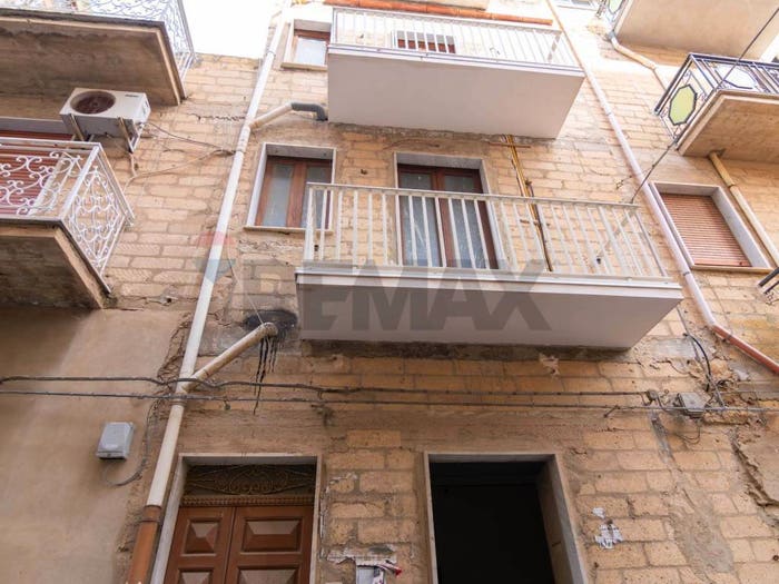 Casa con 6 locali in vendita in Via Luigi Cadorna, Niscemi