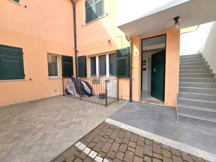 Appartamento trilocale in vendita in Viale dei Mille, Centro, Albenga