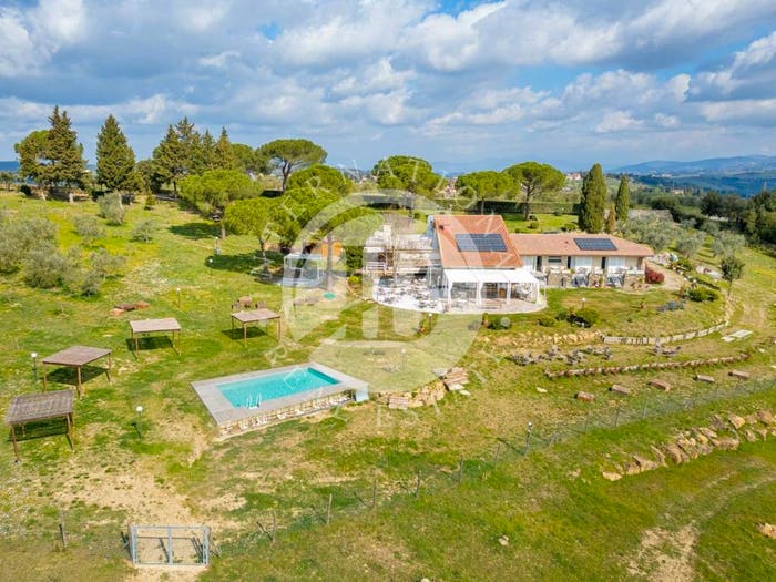 Casa con 6 locali in vendita in Greve in Chianti
