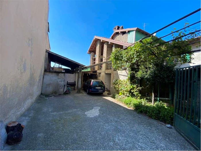 Casa con 6 locali in vendita in fraz Rossa, Rossa, Galbiate