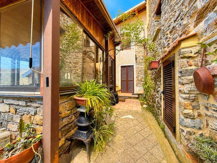 Appartamento con 5 locali in vendita in Via Prelà, Centro, Borgomaro