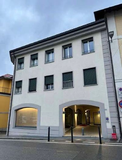 Appartamento trilocale in vendita in Piazza Umberto I, Centro, Figino Serenza