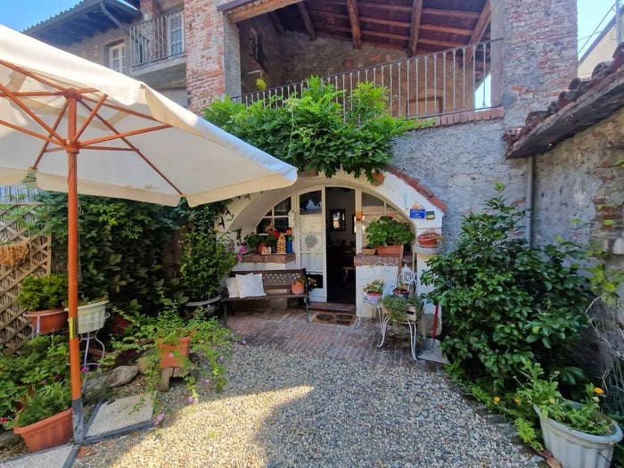 Casa con 6 locali in vendita in Via Porta Leone, Centro, Capriata d'Orba