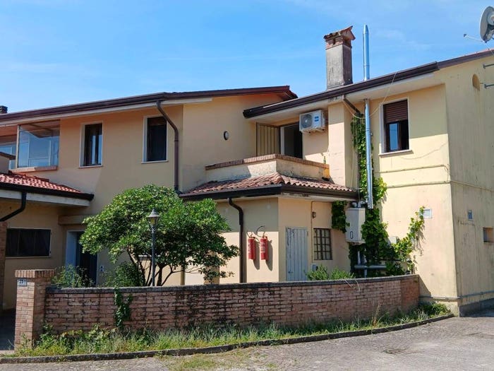 Appartamento quadrilocale in vendita in Piazza Valussi, Centro, Talmassons