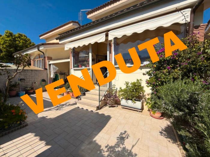 Casa con 5 locali in vendita in Via Federico Bazzini, Ostia Antica, Roma