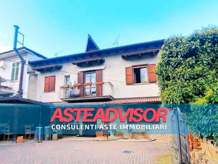 Casa con 6 locali in vendita in Via della Repubblica, Ghiare Madonna, Incisa Scapaccino