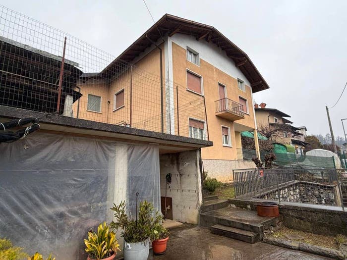 Casa quadrilocale in vendita in Via Giulio Marco Bordogni, Gazzaniga