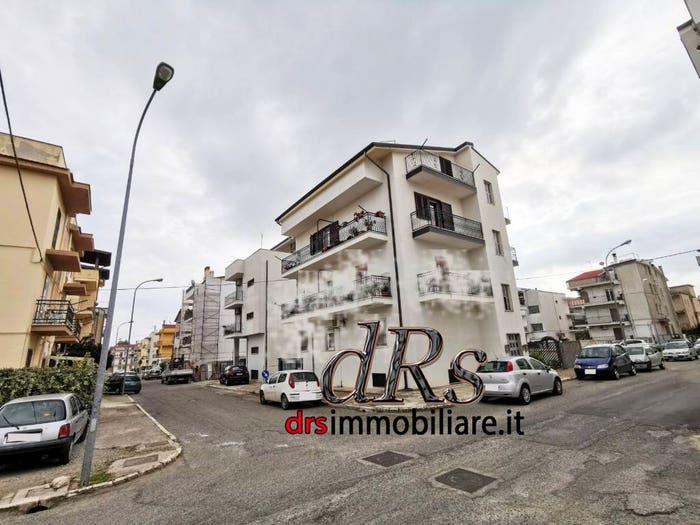 Appartamento quadrilocale in vendita in Via Ferdinando Nicola Sacco, Marconia, Pisticci