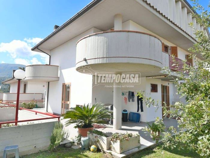 Casa con 6 locali in vendita in Via delle Zinnie, Ascoli Piceno