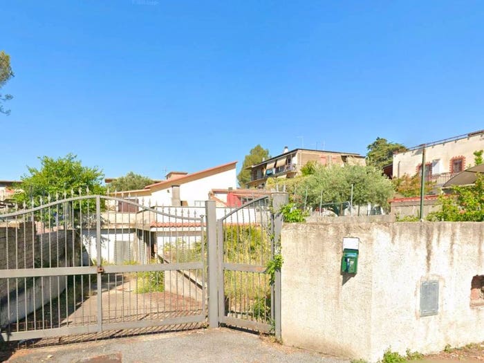 Appartamento trilocale in vendita in Via Frondarola, Castelverde, Roma