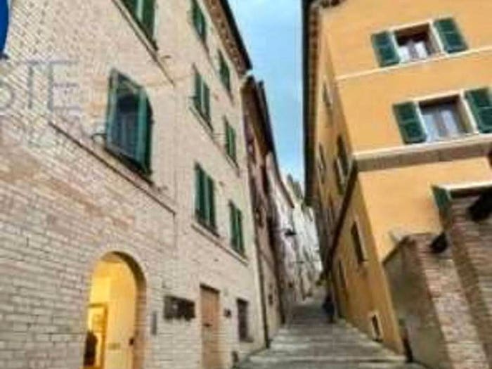 Appartamento con 5 locali in vendita in Via Alto Adige, Centro, Falconara Marittima