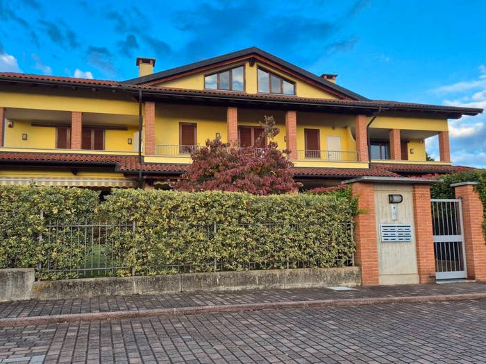 Appartamento trilocale in vendita in Via Federico Peretti, Centro, Grignasco