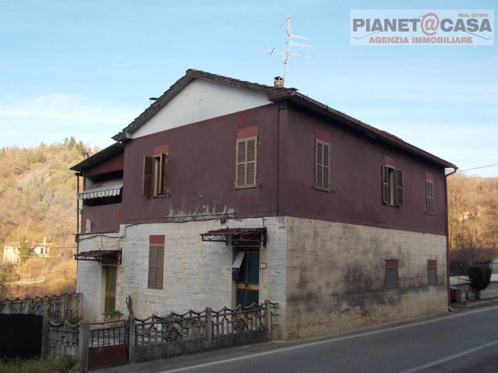 Casa con 6 locali in vendita in Via Picena Inferiore, Roccafluvione