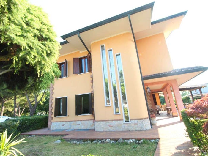 Casa con 6 locali in vendita in Piazza Carli, Montecchio Maggiore Alte Ceccato, Montecchio Maggiore