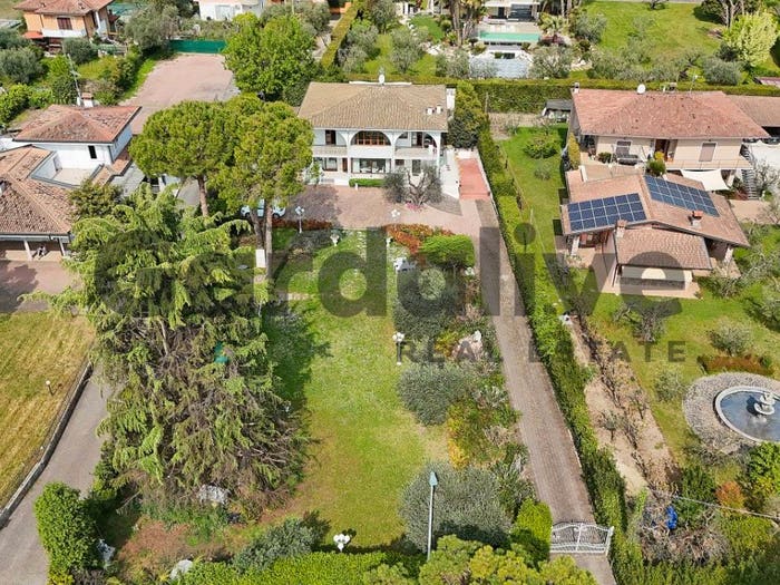 Casa con 6 locali in vendita in Via Antonio Meucci, Centro, Padenghe sul Garda