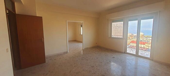 Appartamento quadrilocale in vendita in Via Filippini, Reggio Calabria
