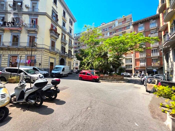 Appartamento con 6 locali in vendita in Via Torrione San Martino, Vomero, Napoli