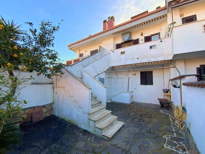 Casa trilocale in vendita in Via Trentino, Torre Marina Lido di Tirrenella, Ardea