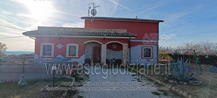 Casa con 6 locali in vendita in Contrada Colle Pietro, Mosciano Sant'Angelo