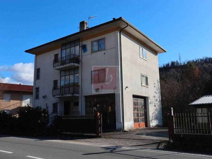 Casa con 6 locali in vendita in Via Provinciale, Centro, Cittiglio