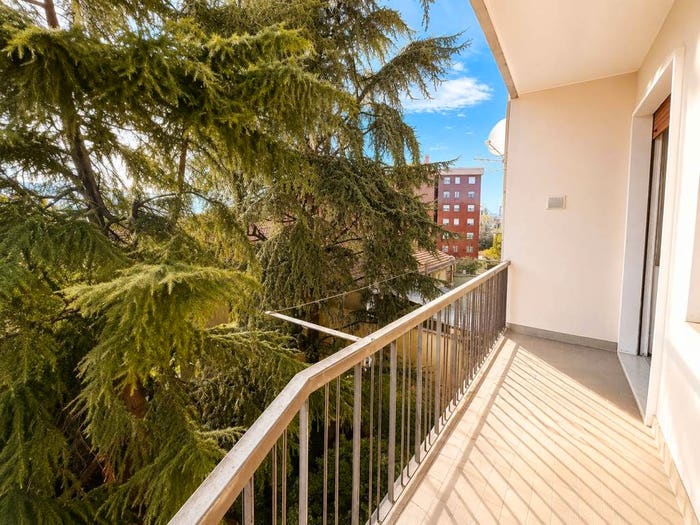 Appartamento trilocale in vendita in Viale Carlo Espinasse, Certosa, Milano