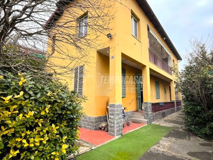 Casa con 6 locali in vendita in Via Padre Giuseppe Girotti, Borgo Piave Corso Europa Zona Ferrero, Alba