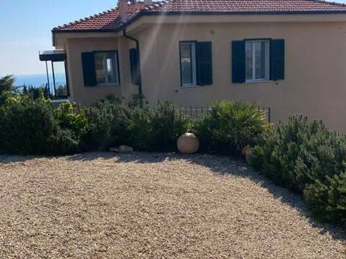 Casa con 6 locali in vendita in Via Provinciale, Costarainera