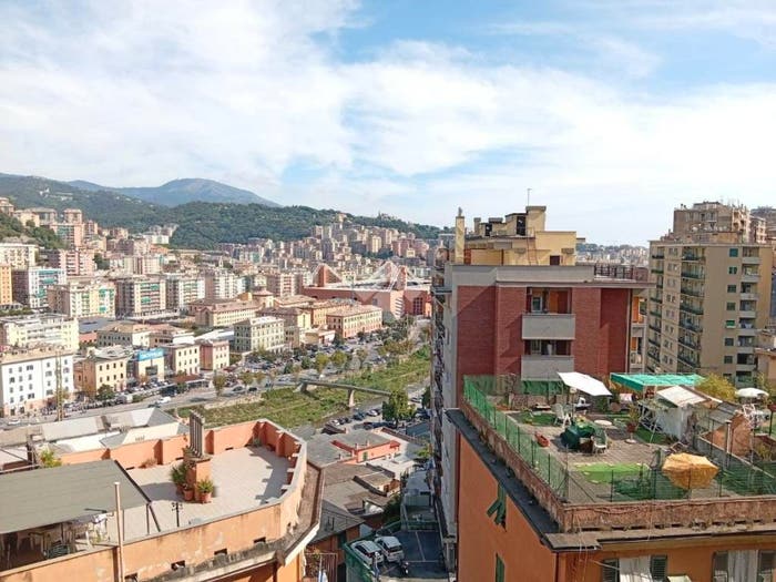 Appartamento con 5 locali in vendita in Via Leonardo Montaldo, Staglieno, Genova