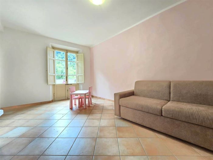 Casa con 6 locali in vendita in Camaiore Paese, Camaiore