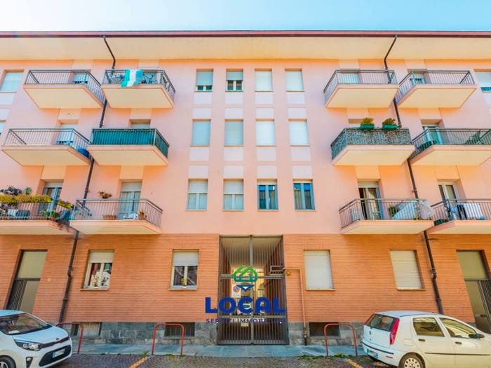 Appartamento quadrilocale in vendita in Via Amedeo Rossi, Centro Storico, Cuneo