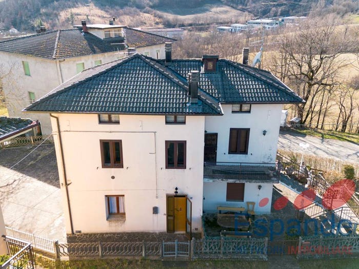 Casa con 6 locali in vendita in Centro, Lizzano in Belvedere