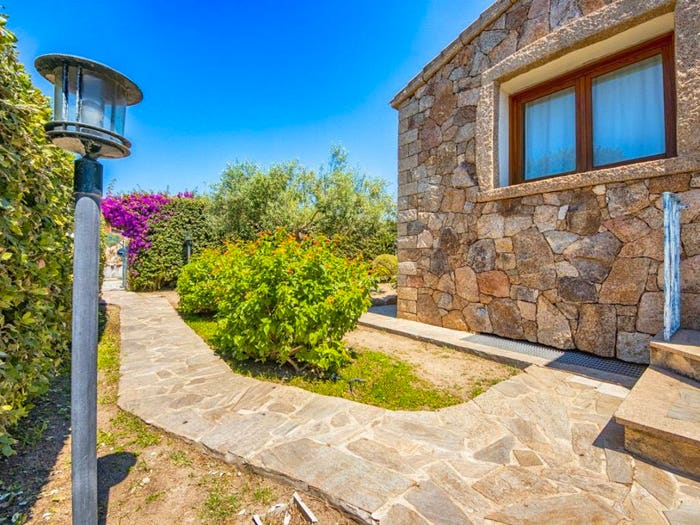 Casa quadrilocale in vendita in Via Mar Ligure, Pittulongu, Olbia