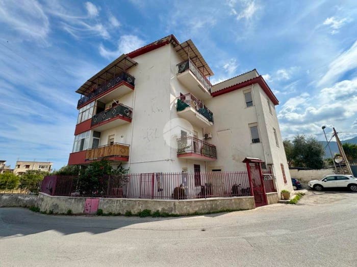 Appartamento con 5 locali in vendita in Via Molara, Santicelli, Palermo