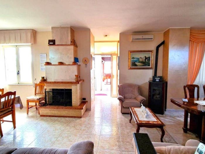 Appartamento con 6 locali in vendita in VIA E DE FILIPPO, Mondragone