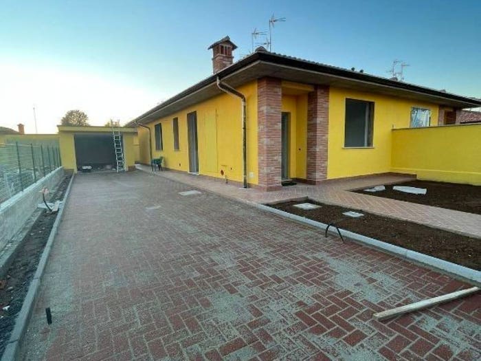 Casa trilocale in vendita in Via Lucio Battisti, Ceranova