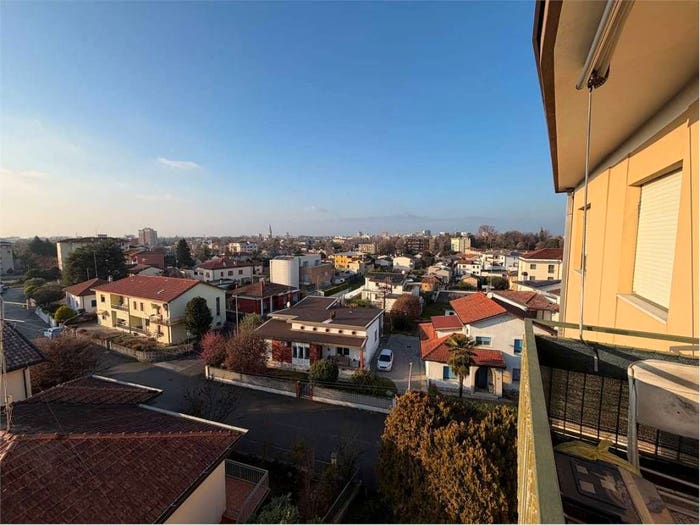Appartamento con 5 locali in vendita in Via Udine, Borgomeduna, Pordenone