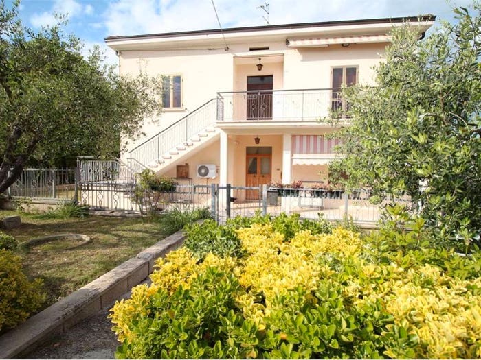 Casa con 6 locali in vendita in Via Serra, Centro, Petriano