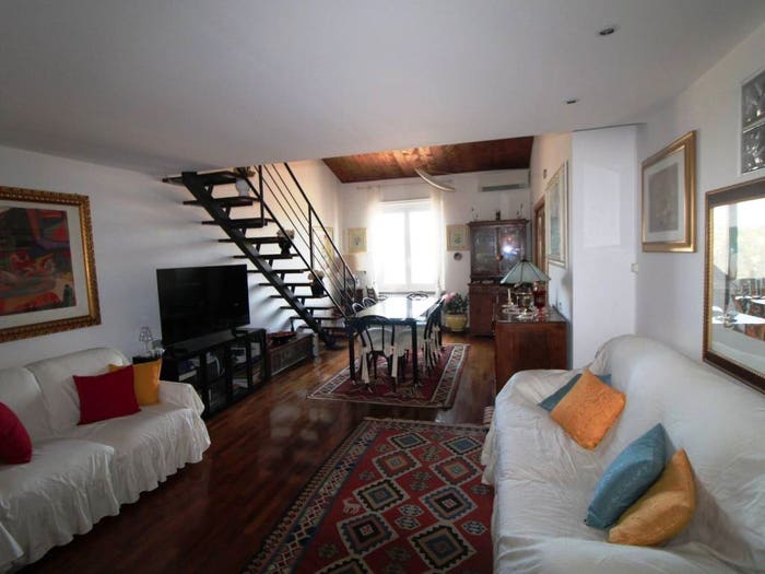 Appartamento con 6 locali in vendita in Via Giovan Battista Pergolesi, Centro Storico, Jesi