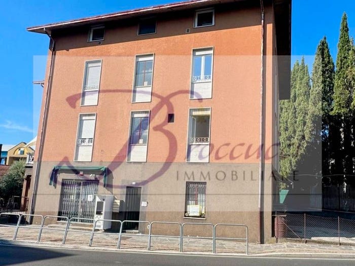 Appartamento trilocale in vendita in Viale Belforte, Belforte, Varese