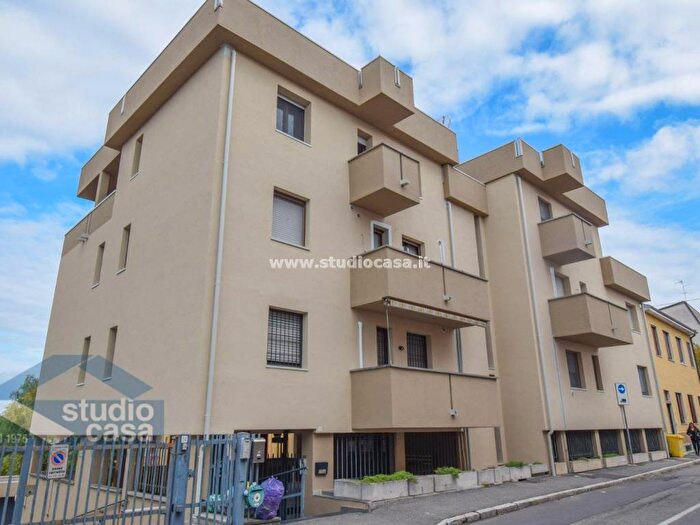 Appartamento con 5 locali in vendita in VIA LODIVECCHIO, Fanfani, Lodi