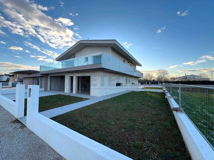 Casa trilocale in vendita in Via Frazione Camazzole, Camazzole, Carmignano di Brenta