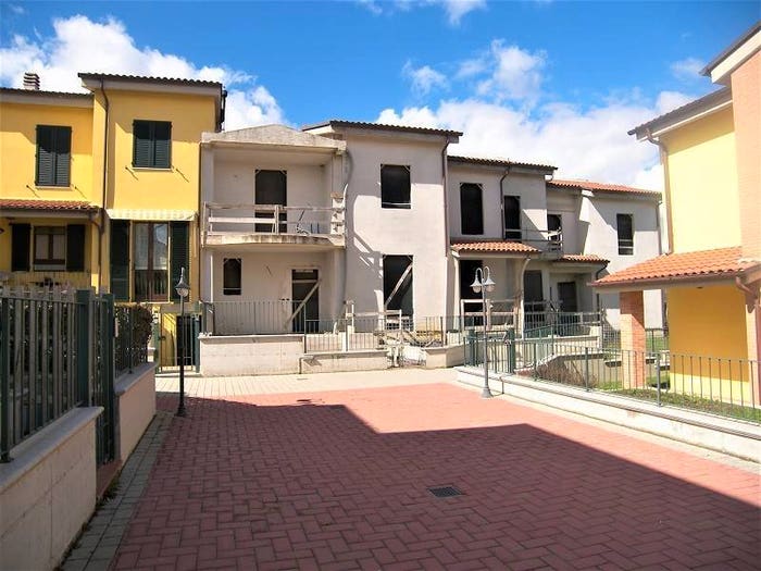 Casa con 6 locali in vendita in Gracciano, Montepulciano