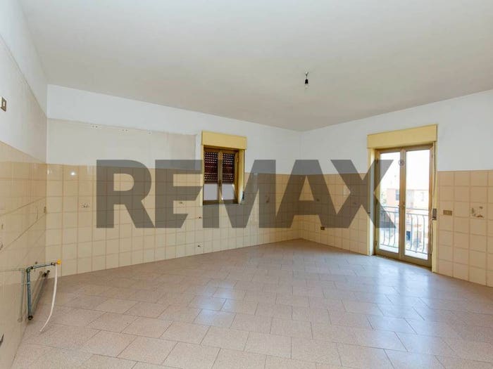 Appartamento con 6 locali in vendita in Via Pio La Torre, Centro, Randazzo