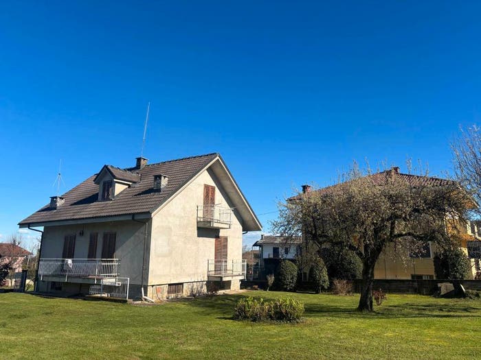 Casa con 6 locali in vendita in Via Cave, Bagnolo Piemonte