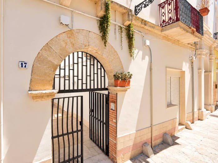 Casa bilocale in vendita in Via Camillo Benso di Cavour, Centro, Galatina
